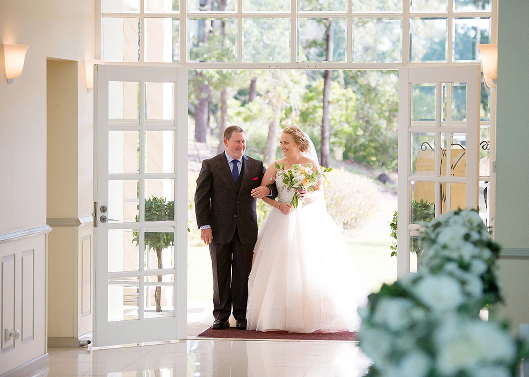 intercontinental sanctuary cove wedding chapel bride and father