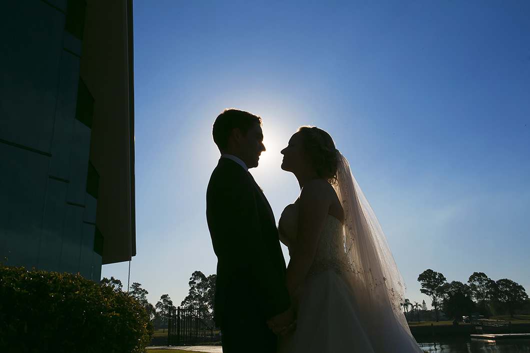 intercontinental sanctuary cove wedding bride and groom